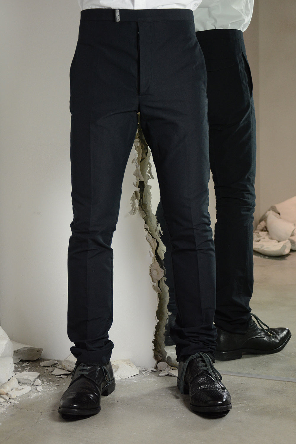 OVERLOCK INS BREADSTICK TROUSERS – Lift Daikanyama