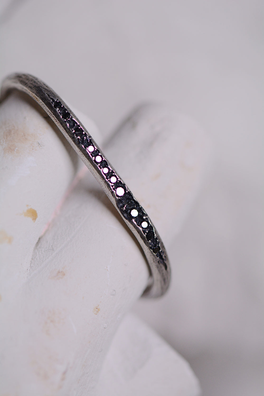 Double broken ring – Lift Daikanyama