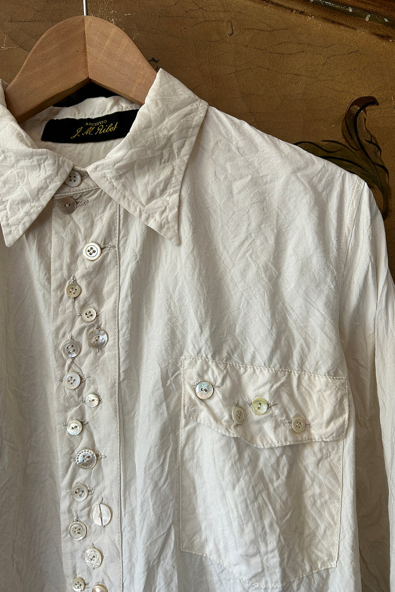 SILK WITH MANY BUTTONS