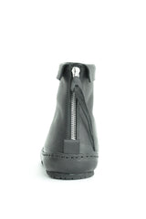 BAREFOOT BACK ZIPPER SHORT BOOT- BLACK