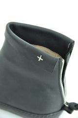 BAREFOOT BACK ZIPPER SHORT BOOT- BLACK