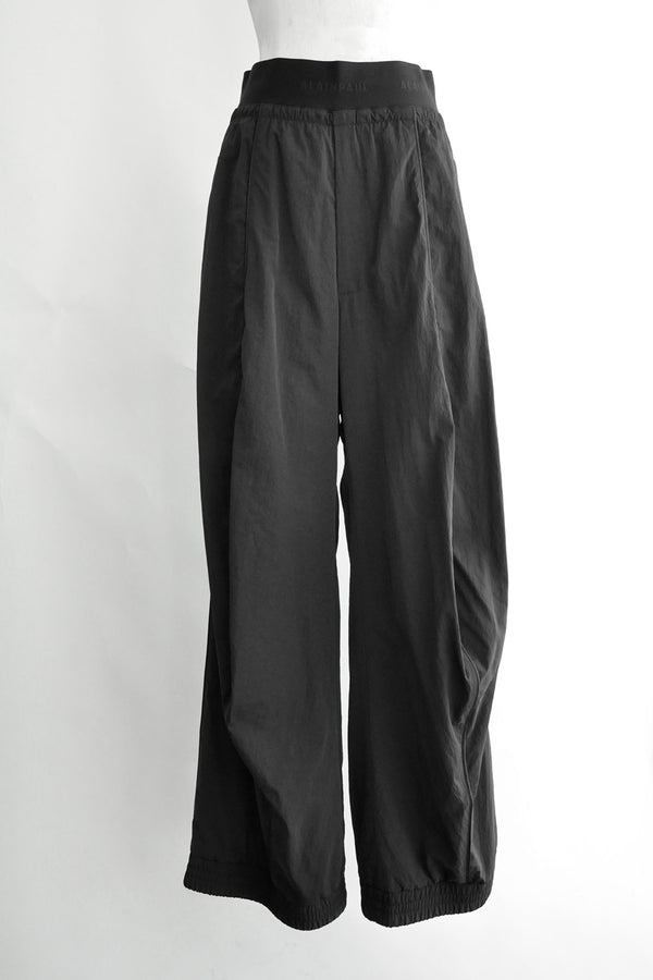 KNEE SHAPE TRACKPANTS
