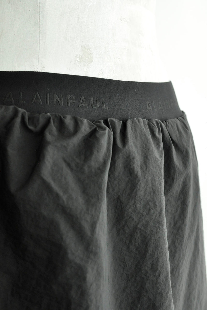 MOVEMENT A-LINE SKIRT