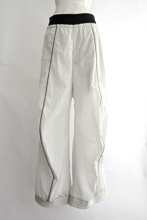 KNEE SHAPE TRACKPANTS