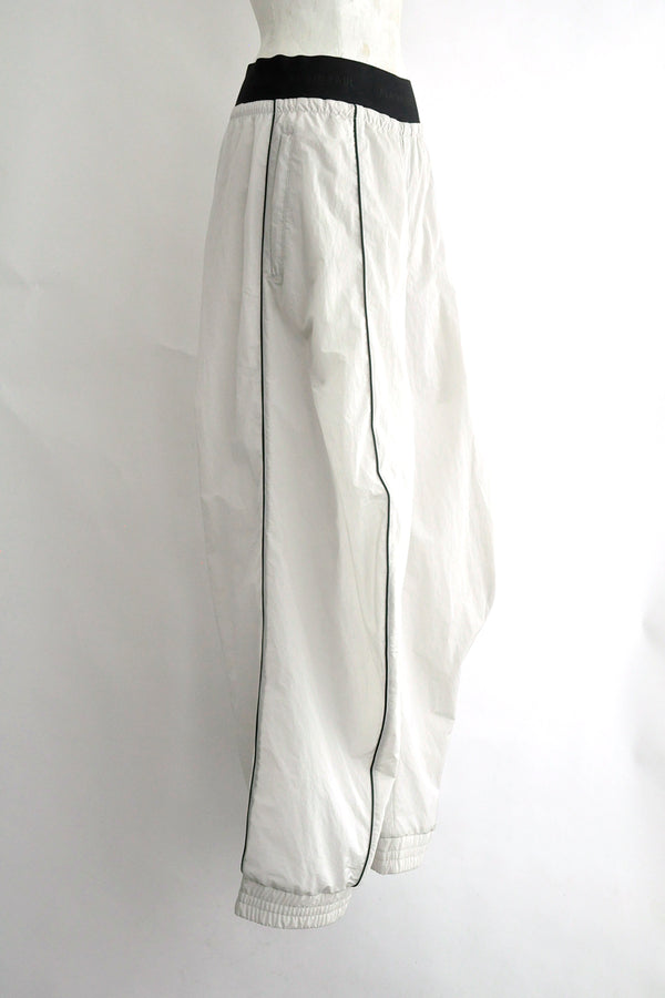 KNEE SHAPE TRACKPANTS