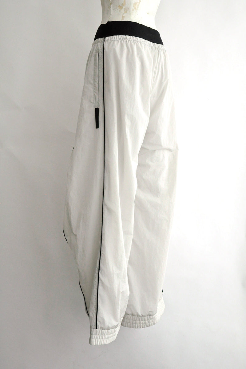 KNEE SHAPE TRACKPANTS