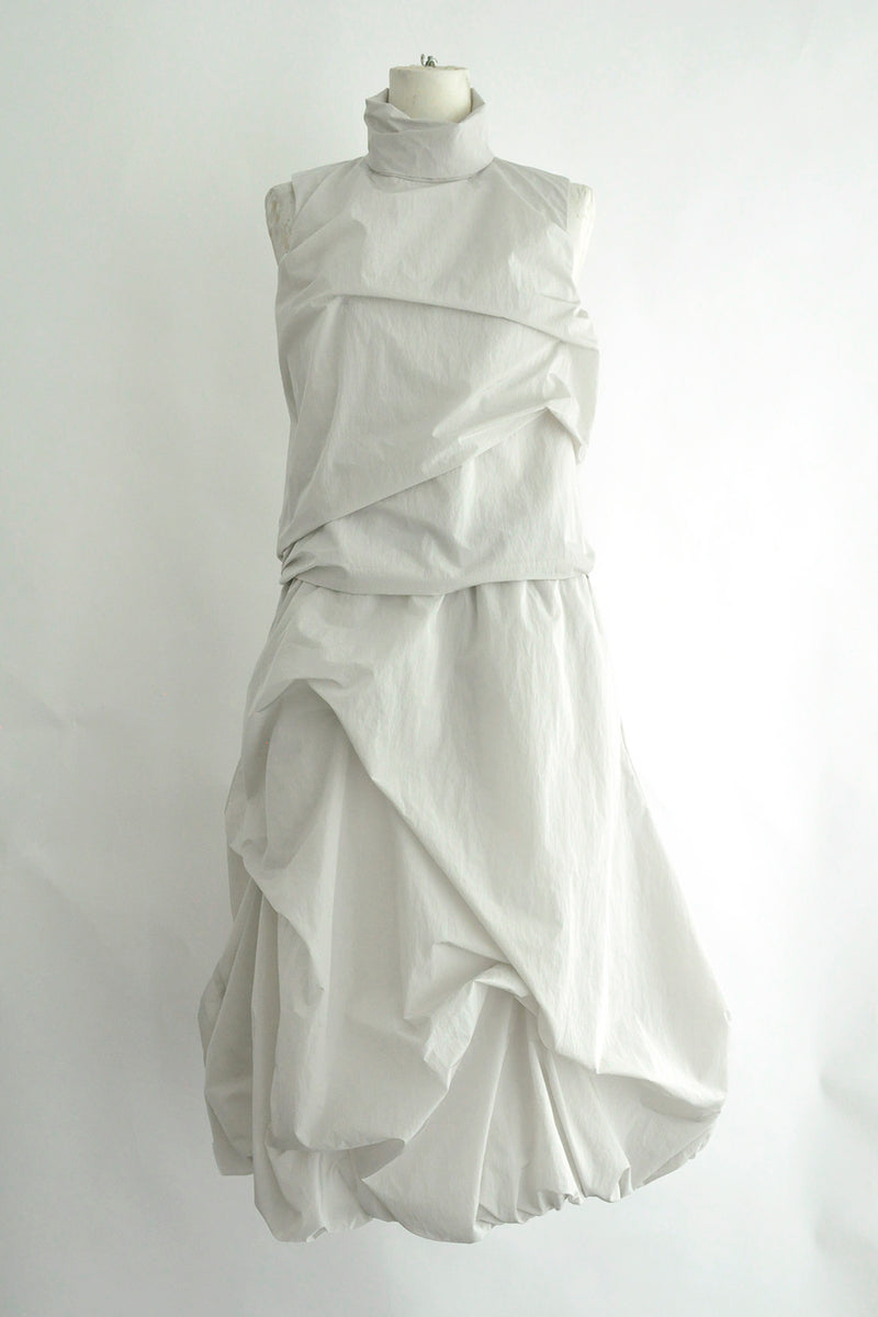 MOVEMENT HIGH NECK SLEEVELESS TOP