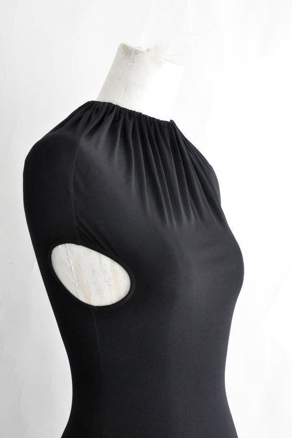 GATHERED NECK TOP
