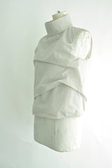 MOVEMENT HIGH NECK SLEEVELESS TOP