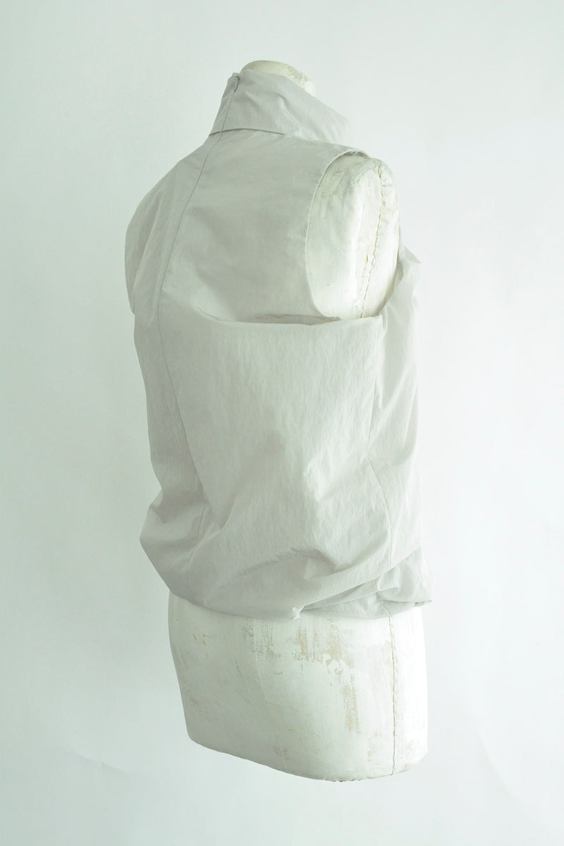 MOVEMENT HIGH NECK SLEEVELESS TOP