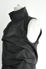 MOVEMENT HIGH NECK SLEEVELESS TOP
