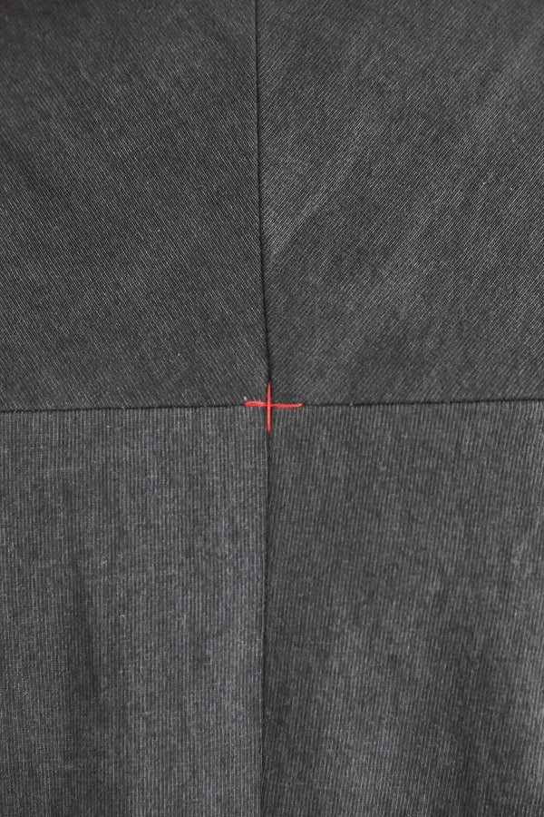 ONE-PIECE LONG SLEEVE T-SHIRT / CARBON