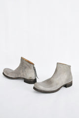 BACK ZIPPED SHORT BOOT -CARBON