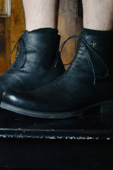 SHORT BACK ZIPPER BOOT W/LACES