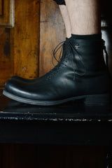 SHORT BACK ZIPPER BOOT W/LACES