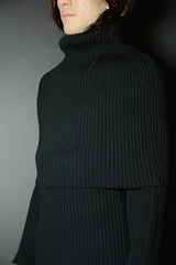 COVERED SHOULDER TURTLENECK