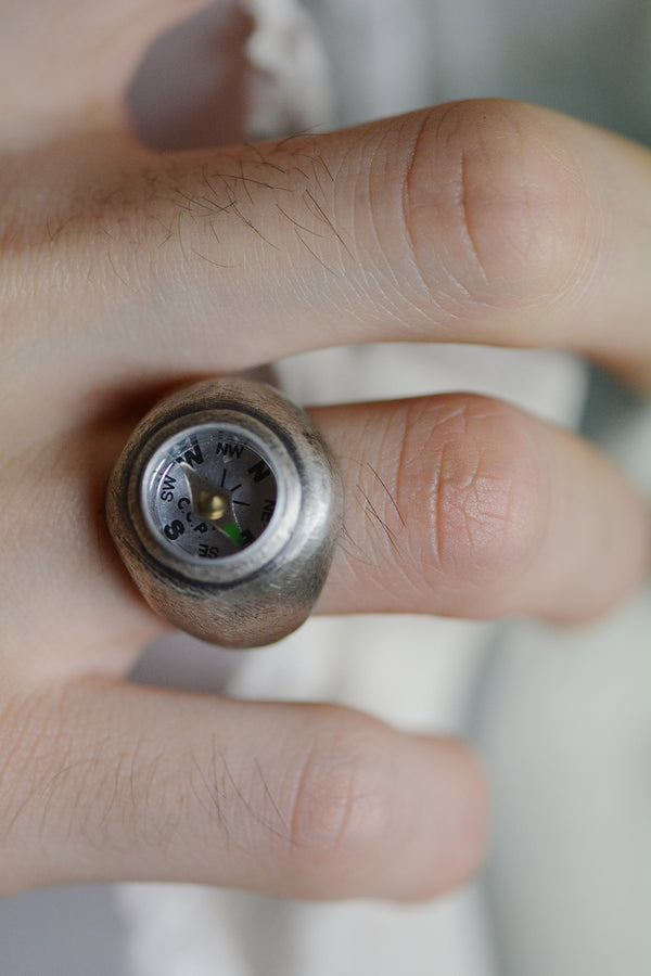 SILVER COMPASS RING