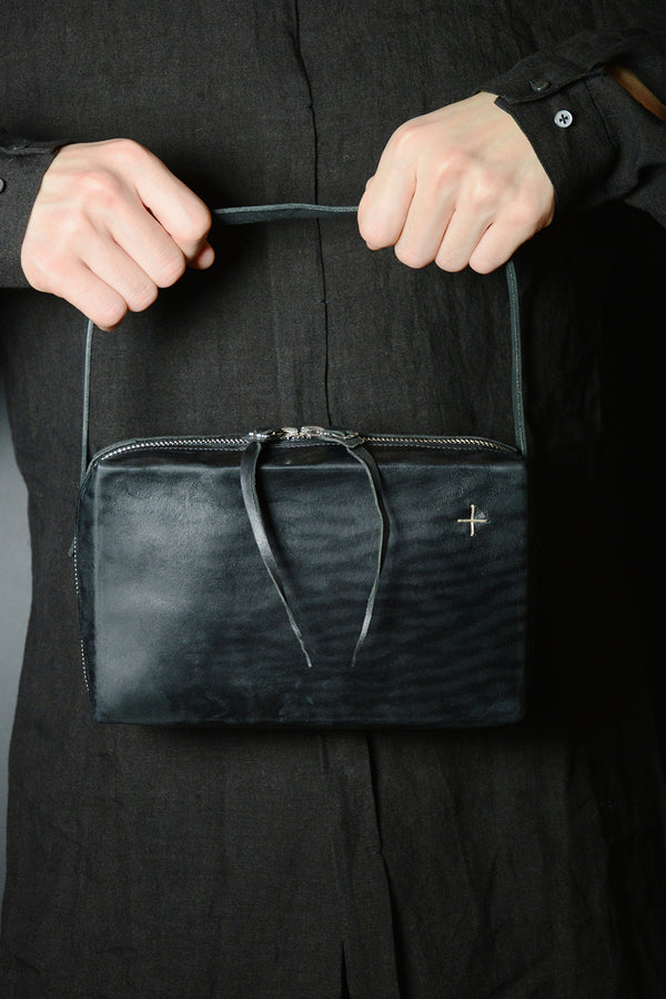 ZIPPED POCHETTE W/SHORT STRAP / BLACK