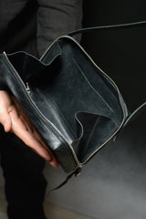 ZIPPED POCHETTE W/SHORT STRAP / BLACK