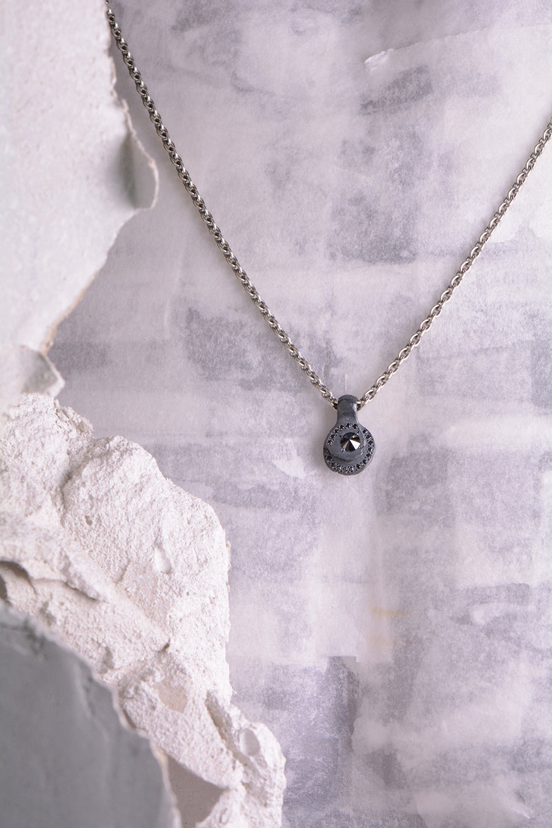 DARK VESTA NECKLACE