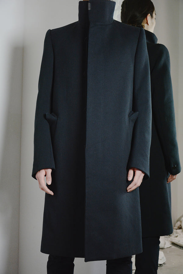 BACK RAGLAN HIGH NECK LINED COAT