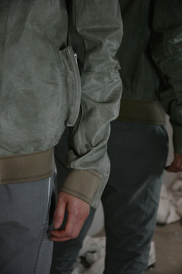 OBJECT DYED SEMI-ARMHOLE LEATHER BOMBER