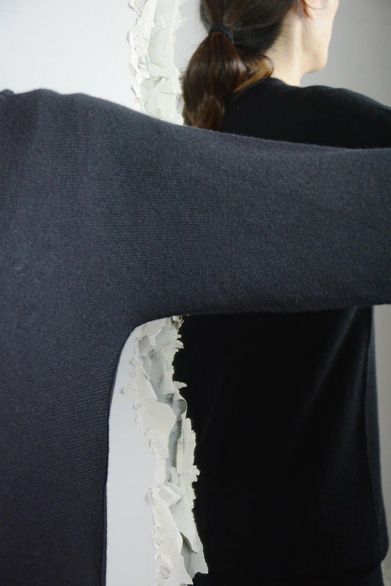 ROUND NECK ARCHED SHOULDER SWEATER