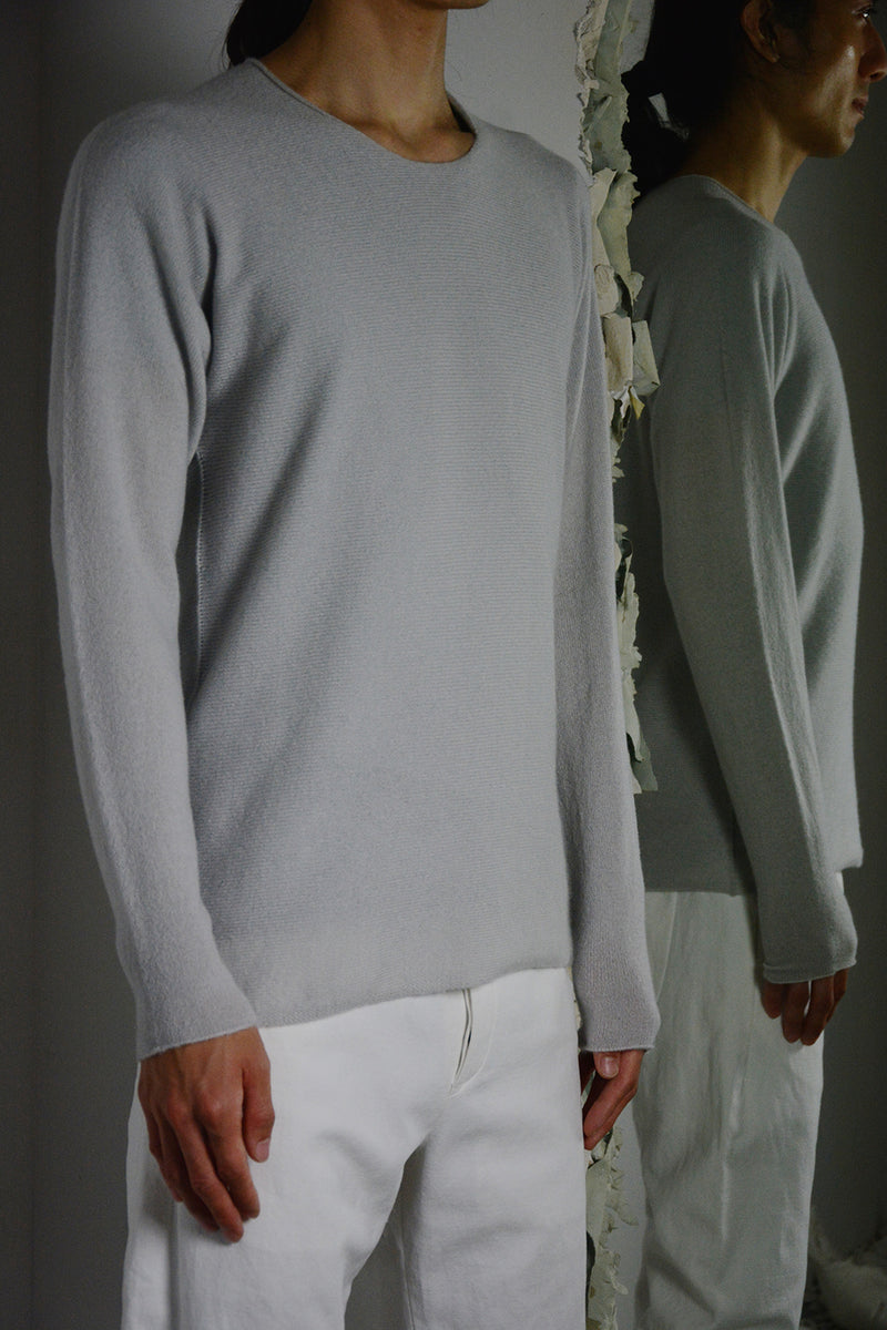 ROUND NECK ARCHED SHOULDER SWEATER