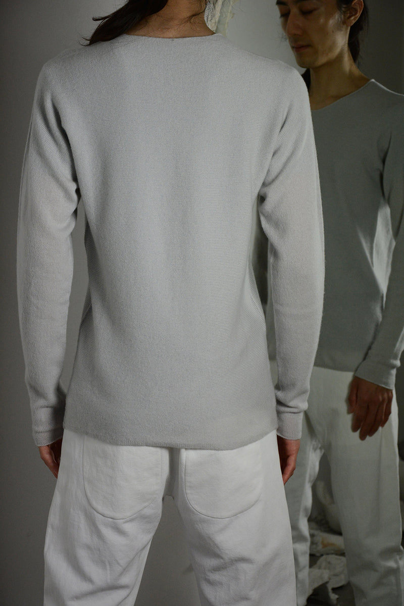 ROUND NECK ARCHED SHOULDER SWEATER