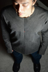 ONE-PIECE LONG SLEEVE T-SHIRT / CARBON