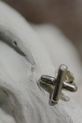 CROSS STOP EARRING