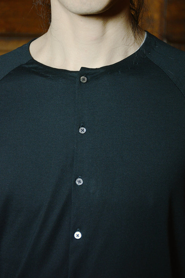 HENLEY RAGLAN LONG SLEEVE MEDIUM FIT T-SHIRT / BLACK