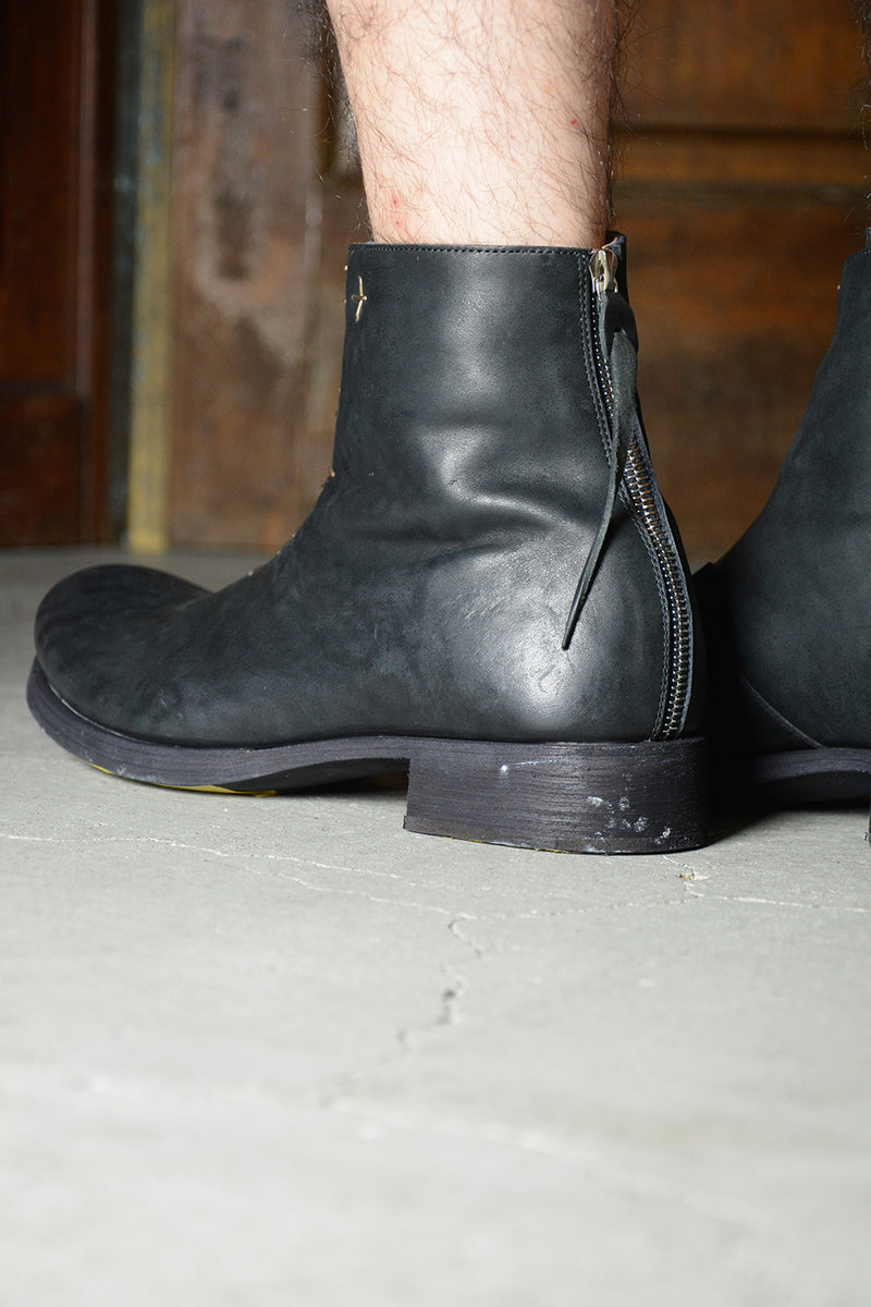SHORT BACK ZIPPER BOOT W/MULTIPLE SILVER STAPE