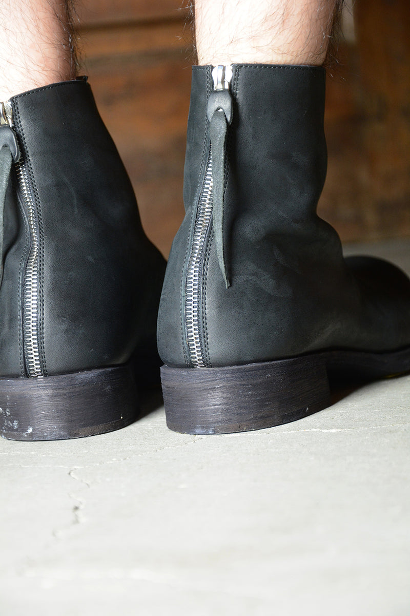 SHORT BACK ZIPPER BOOT W/MULTIPLE SILVER STAPE