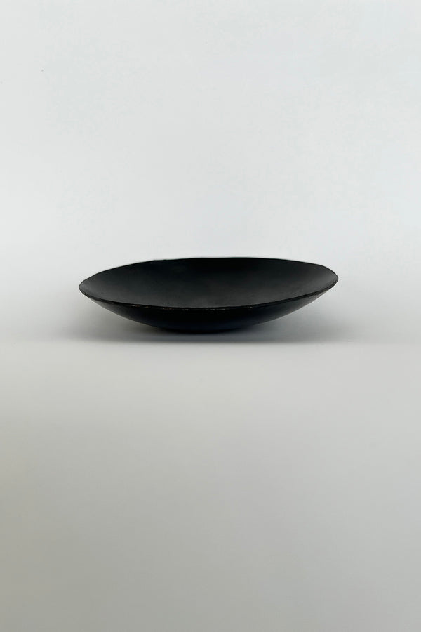 MONACHIA PLAIN BLACK PLATE PETIT