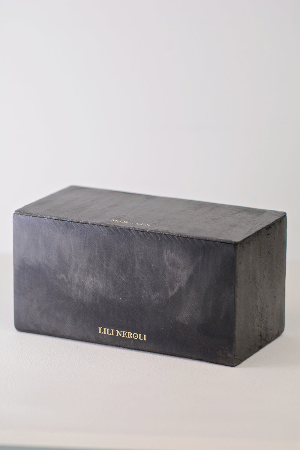BLACK BLOCK POT POURRI VEGETAL AMBER / LILI NEROLI – Lift