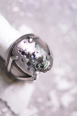 Rotten oval stones ring