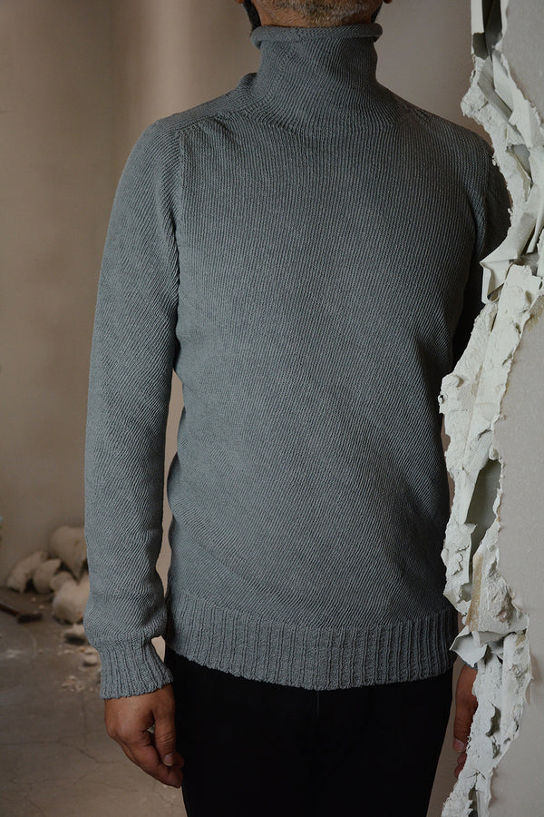 SEAMLESS LONG SLEEVE, HIGH NECK SWEATER