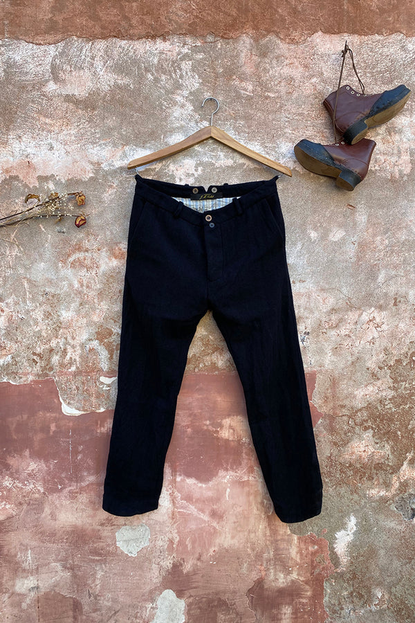 BLACK TROUSERS